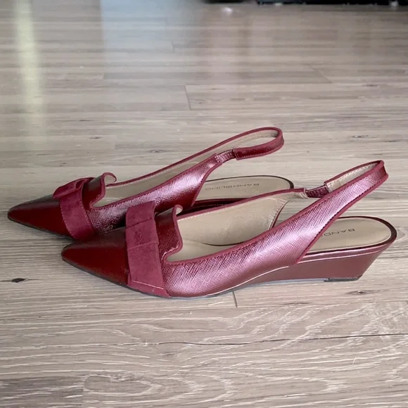 NWOB Bandolino maroon flat wedge with bow - Picture 6 of 9